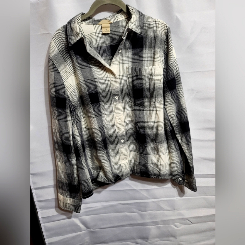 Women's Deluth Trading Flannel blouse med blk white very soft outdoors Pre-owned